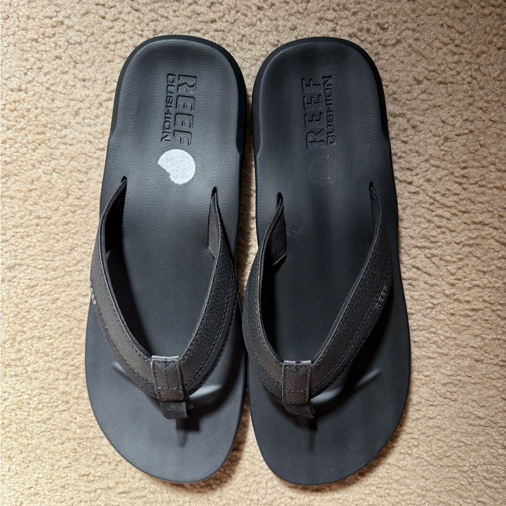 Reef Charcoal Sandals cushion size 12